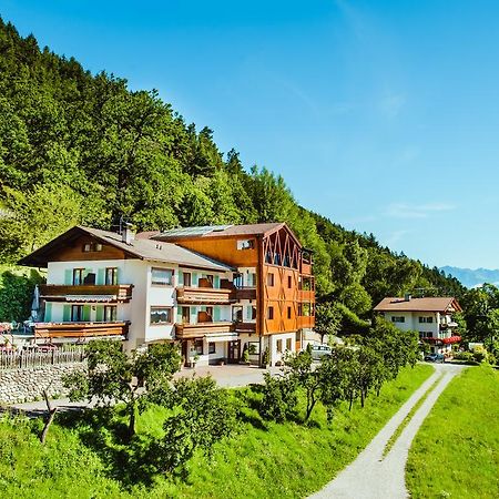 Gasthof Hotel Woehrmaurer Feldthurns Exterior photo