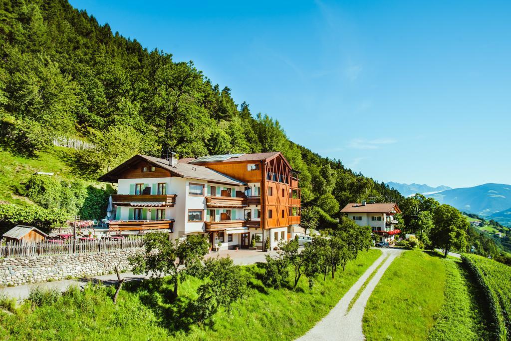 Gasthof Hotel Woehrmaurer Feldthurns Exterior photo
